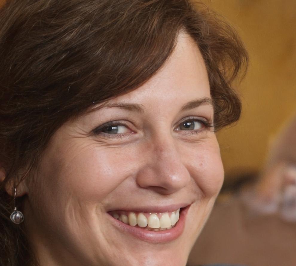 Esperanza Ruiz, Especialista en Comunicación Intergeneracional